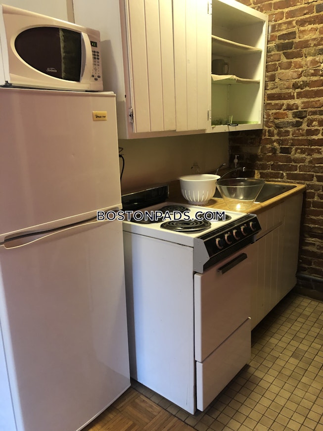 Boston - $2,000 /mo