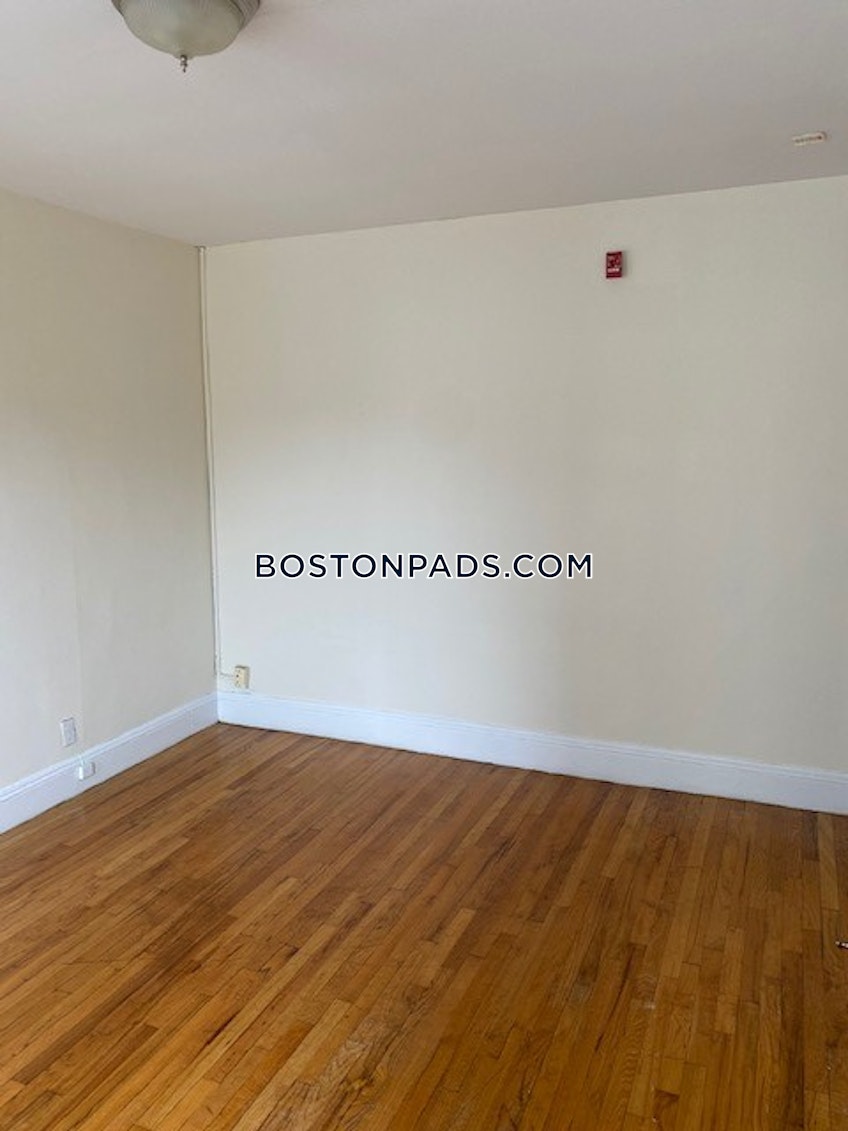 Boston - $2,500 /month