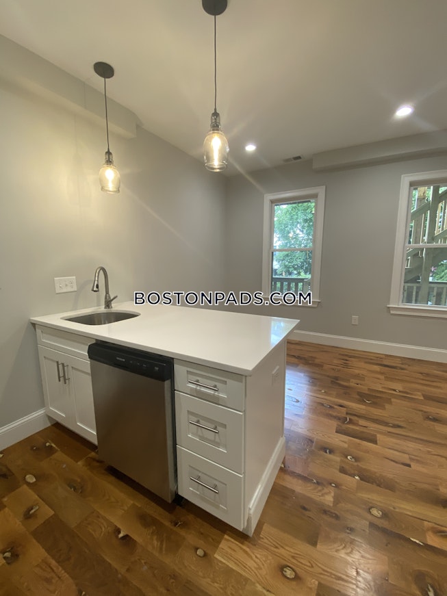 Boston - $3,500 /mo