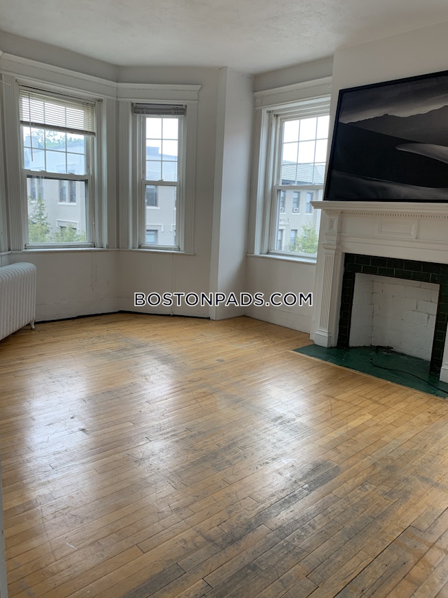 Boston - $3,500 /mo