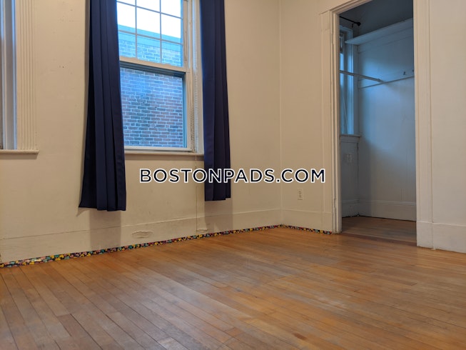 Boston - $3,500 /mo