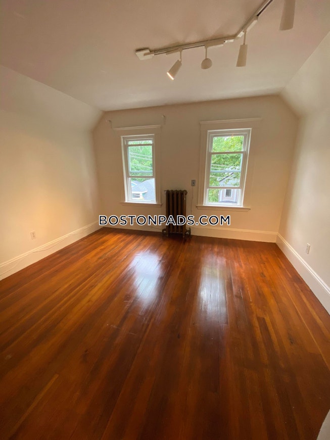 Cambridge - $3,600 /mo