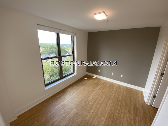 Boston - $4,400 /mo