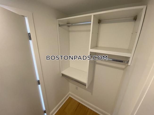 Boston - $4,400 /mo