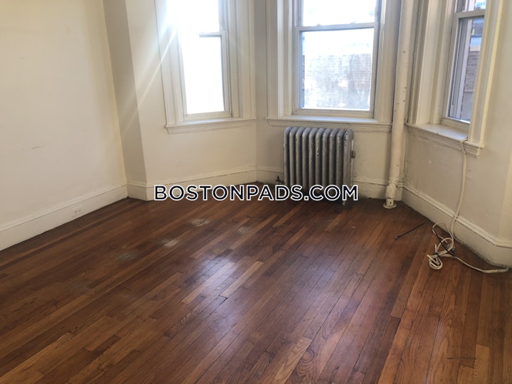 fenwaykenmore-apartment-for-rent-studio-1-bath-boston-2295-4412301 