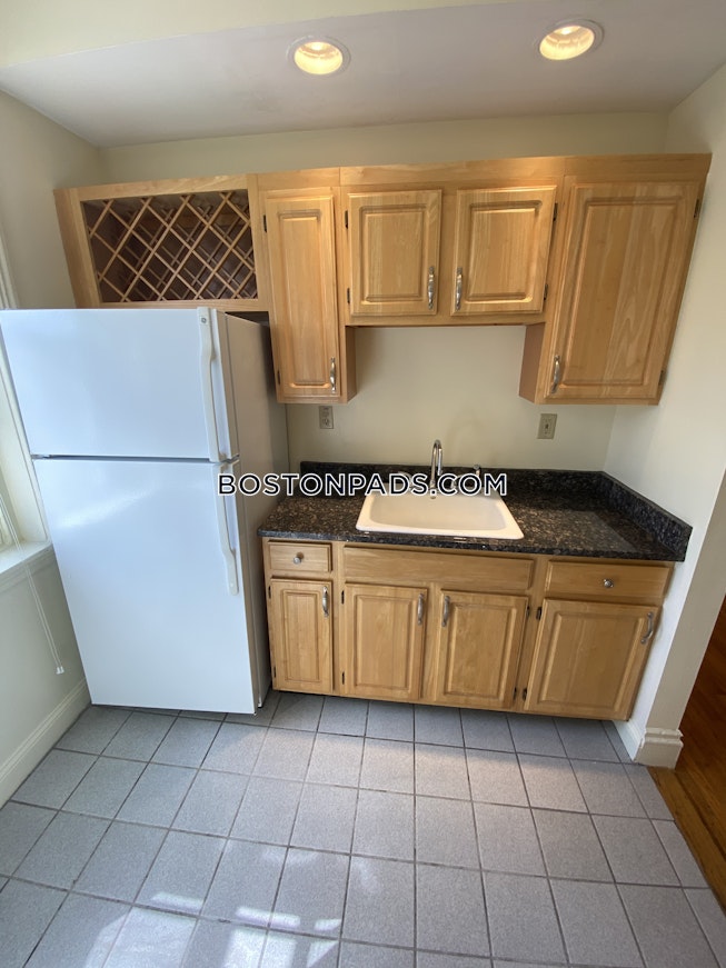 Boston - $1,625 /mo