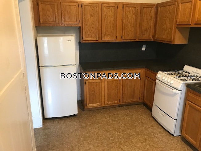 Boston - $2,975 /mo