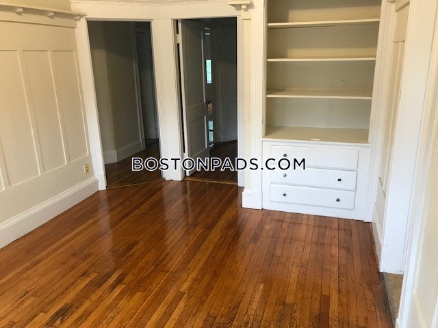 Boston - $3,275