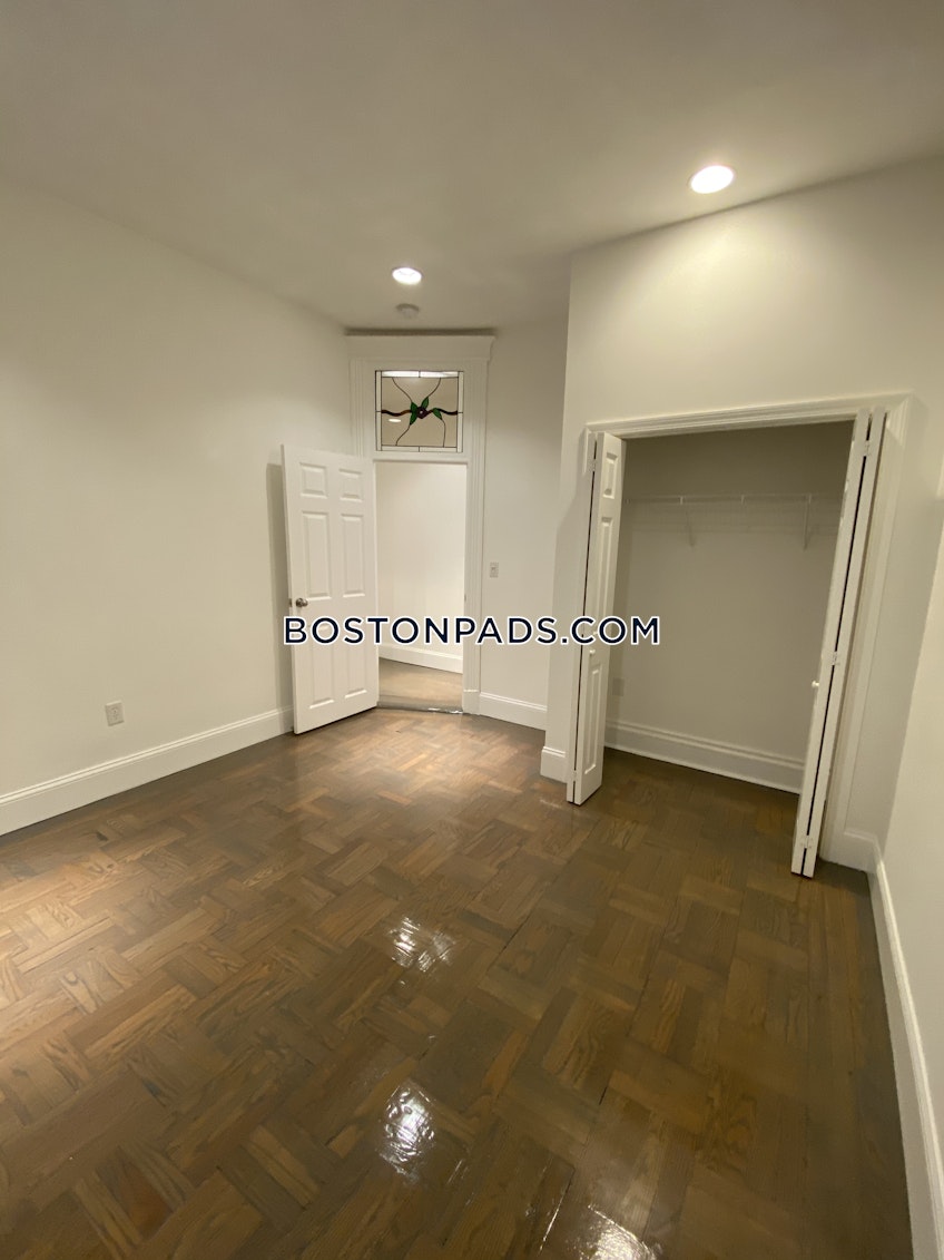 Boston - $2,800 /month