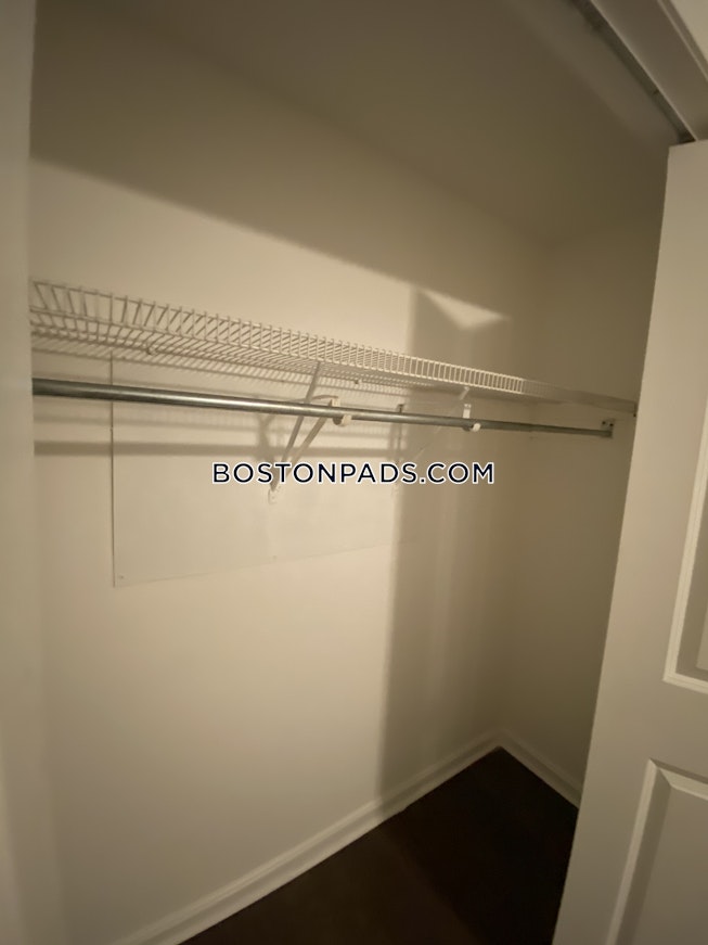 Boston - $2,700 /mo