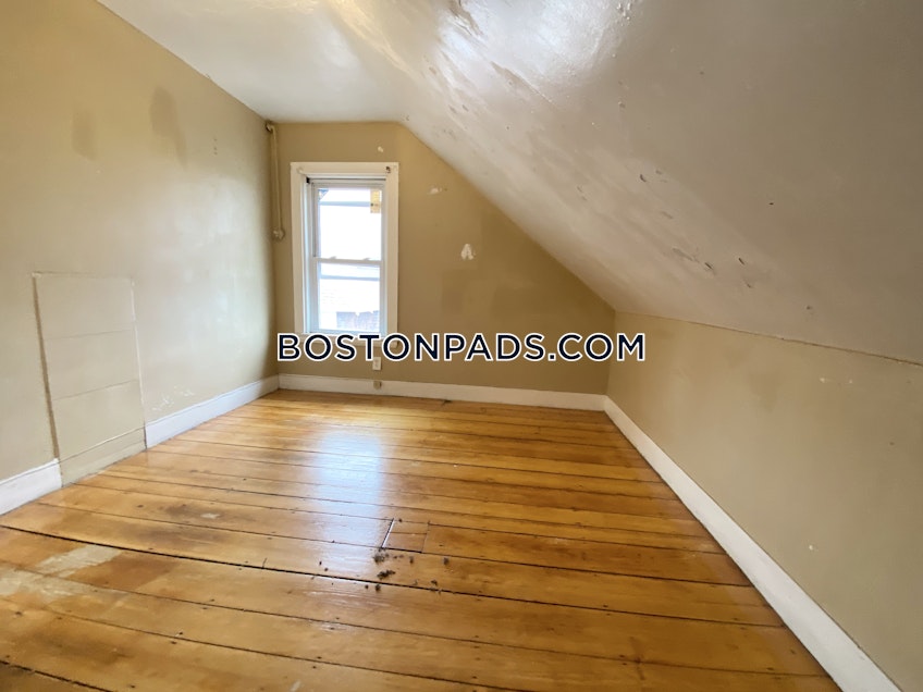 Boston - $6,300 /month