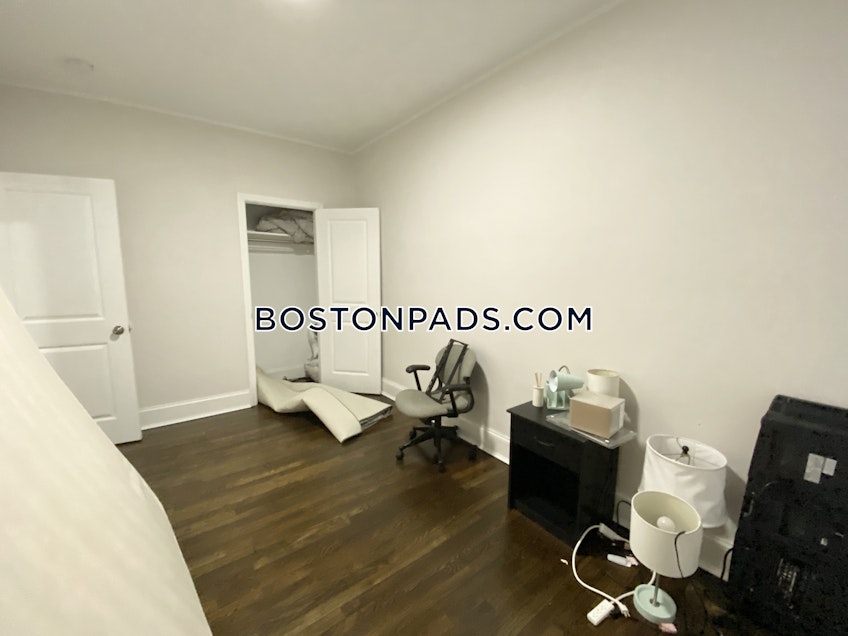 Boston - $3,325 /month