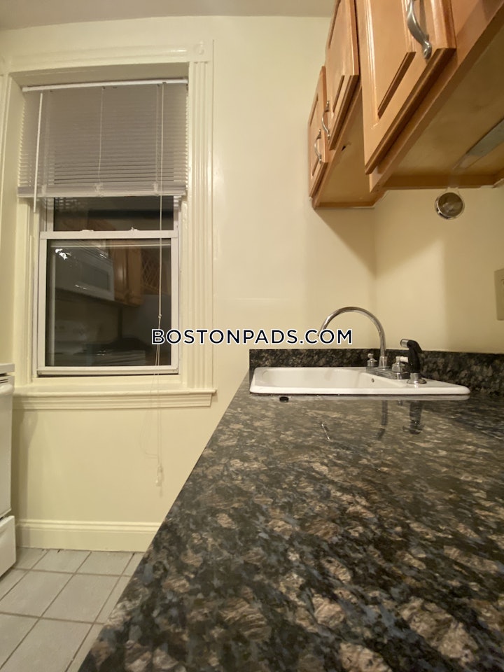 fenwaykenmore-apartment-for-rent-1-bedroom-1-bath-boston-2850-4599255 