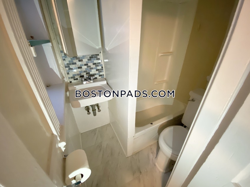 Boston - $1,700 /month