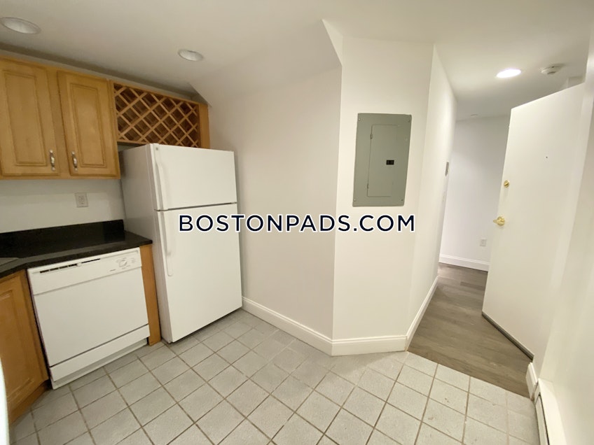 Boston - $2,800 /month