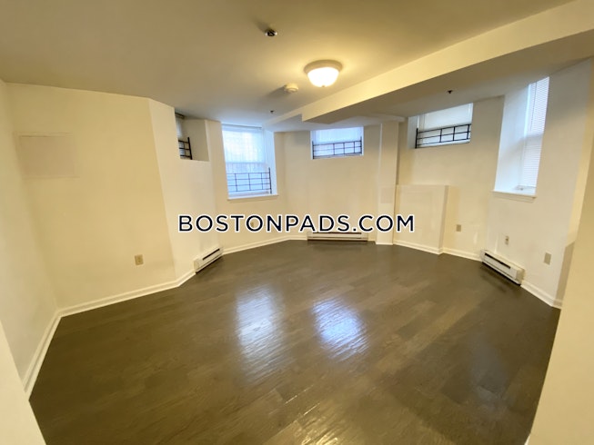 Boston - $2,450 /mo