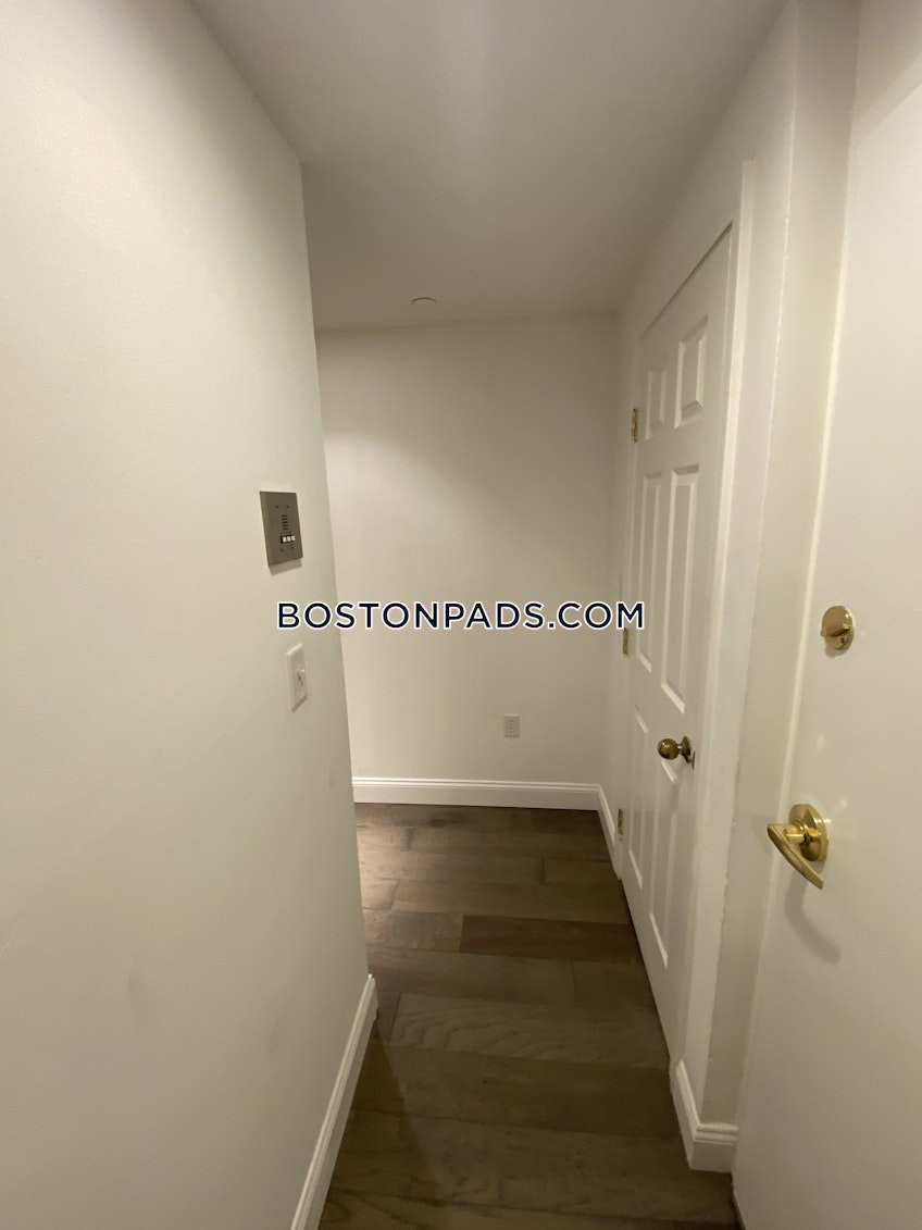 Boston - $2,800 /month