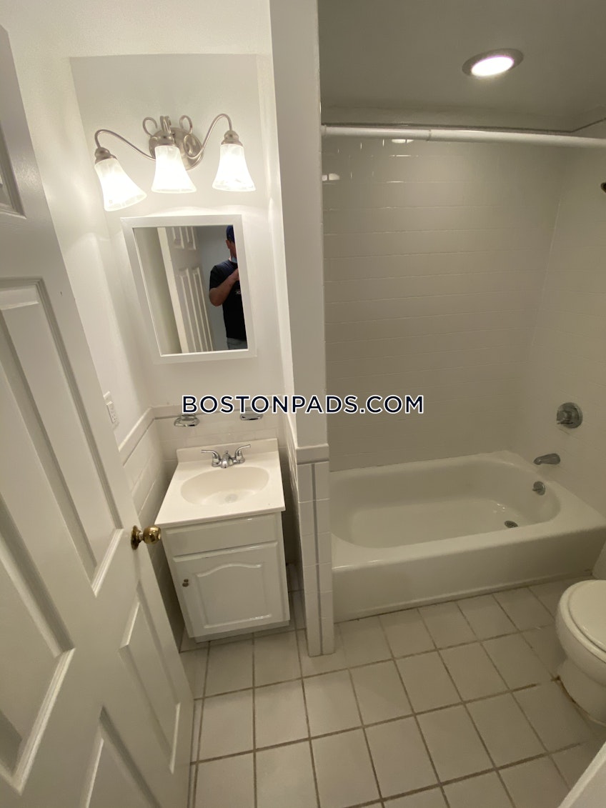 Boston - $2,800 /month