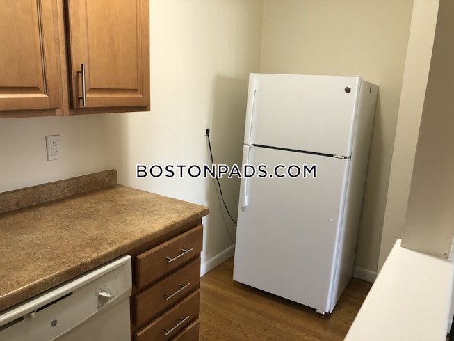 Boston - $1,600 /mo