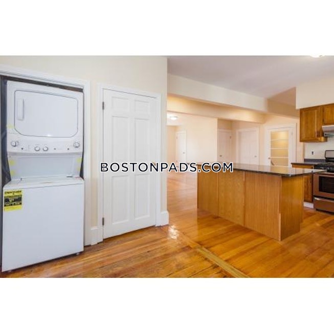 Boston - $4,550 /mo