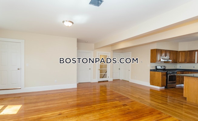 Boston - $4,550 /mo