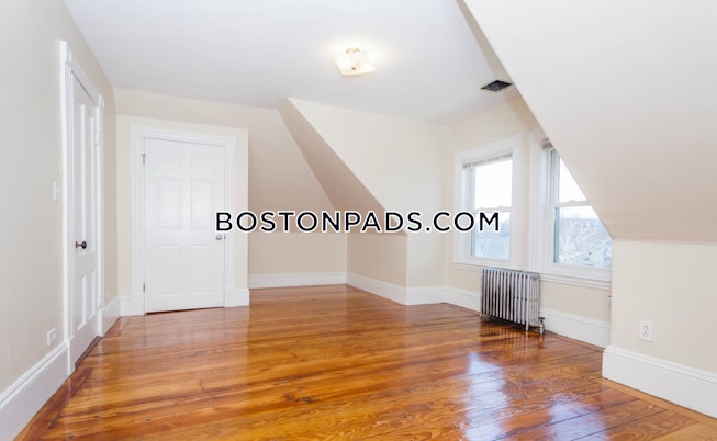 Boston - $4,550 /mo