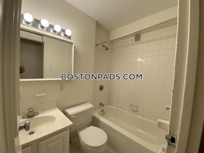 Brookline - $4,400 /mo