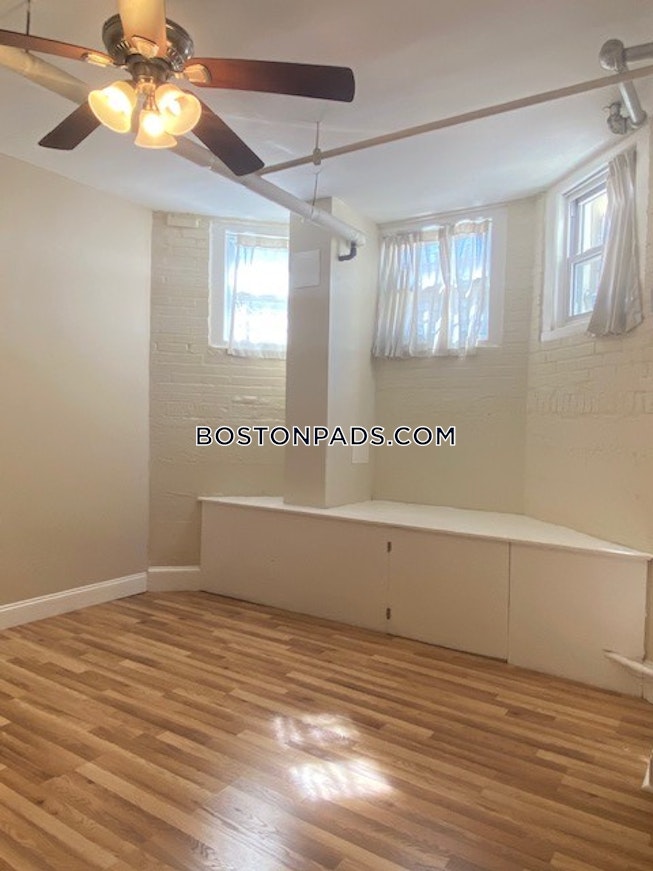 Boston - $5,940 /mo