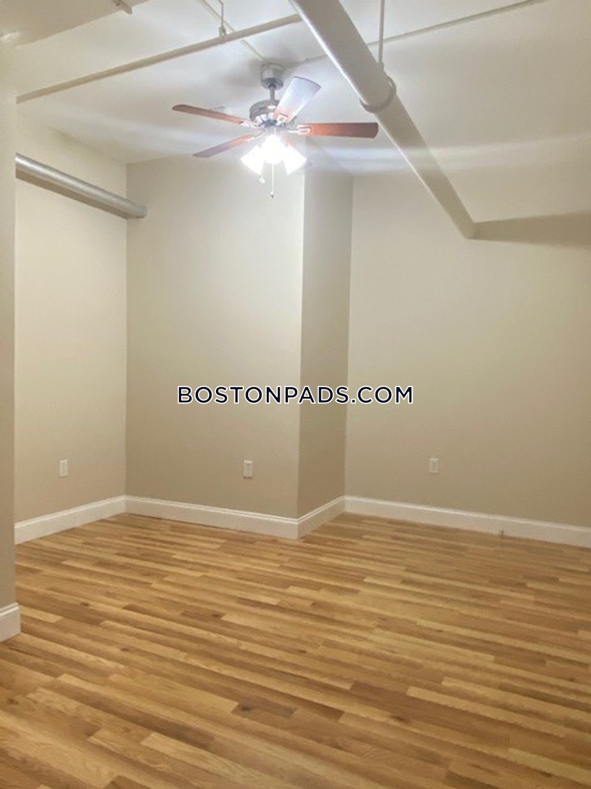 Boston - $5,940 /month