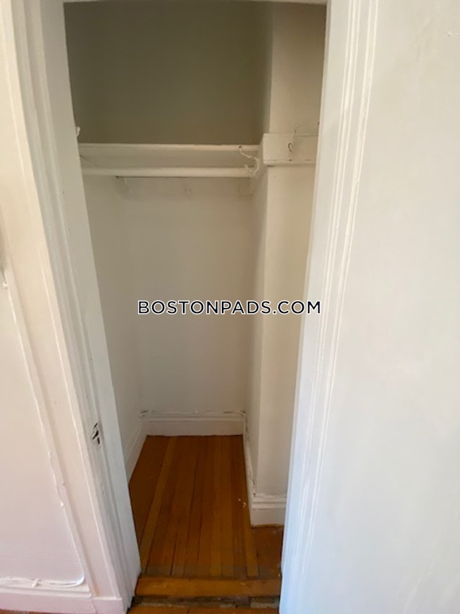 Boston - $2,200 /mo