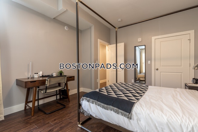 Boston - $6,000 /mo