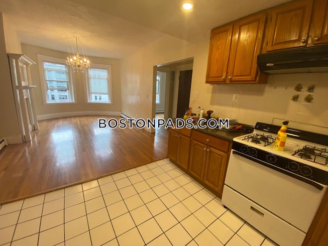 Boston - $3,600 /mo