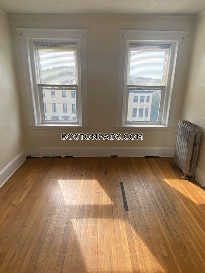 Boston - $4,000 /mo