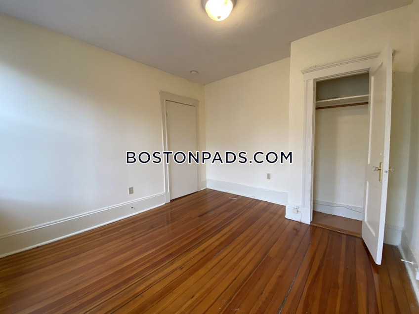 Boston - $2,925 /month