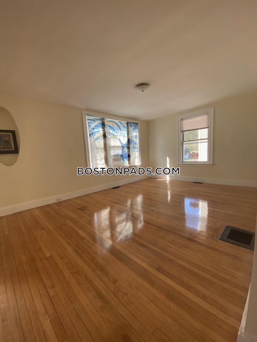 Boston - $6,600 /month