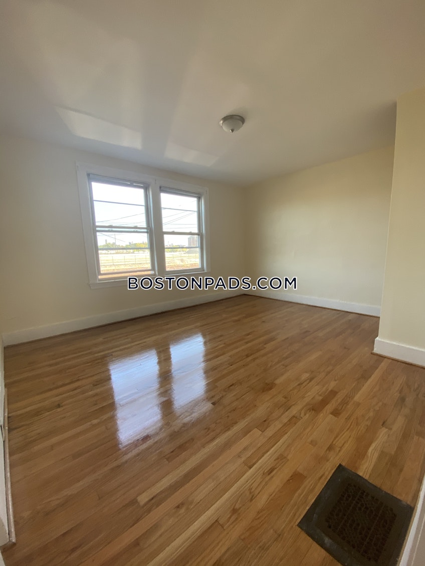 Boston - $6,600 /month