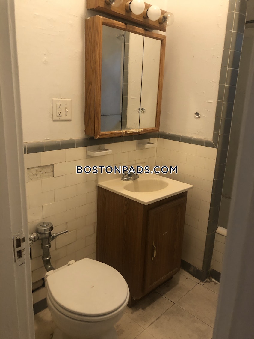 Boston - $2,050 /month