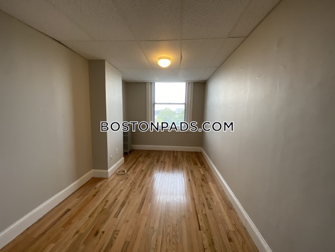 Boston - $3,000 /mo