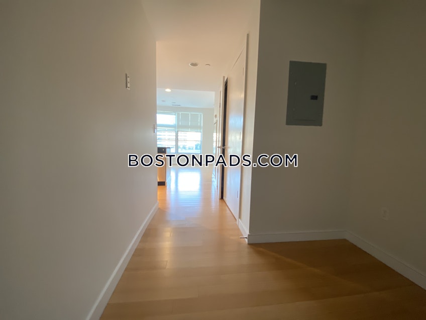 Boston - $2,900 /month