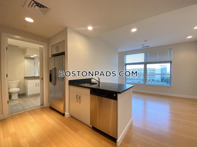 Boston - $2,700 /mo