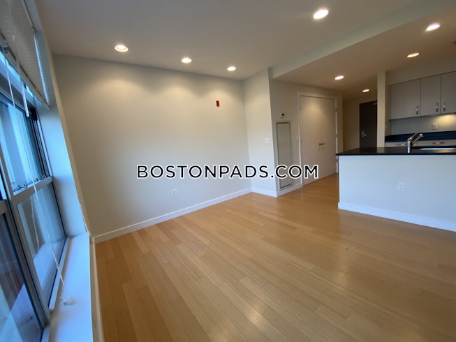 Boston - $2,700 /mo