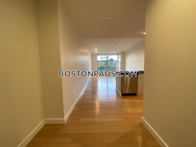 Boston - $3,100 /mo