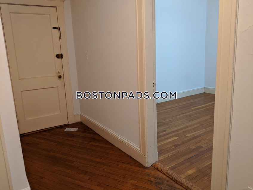 Boston - $3,200 /month