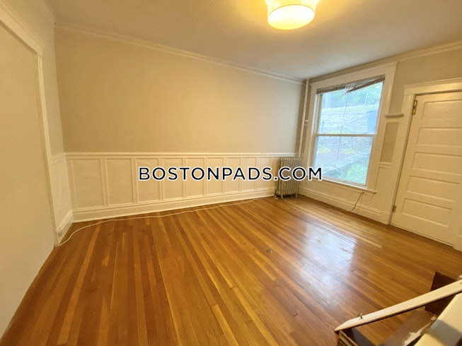 Boston - $2,395 /mo