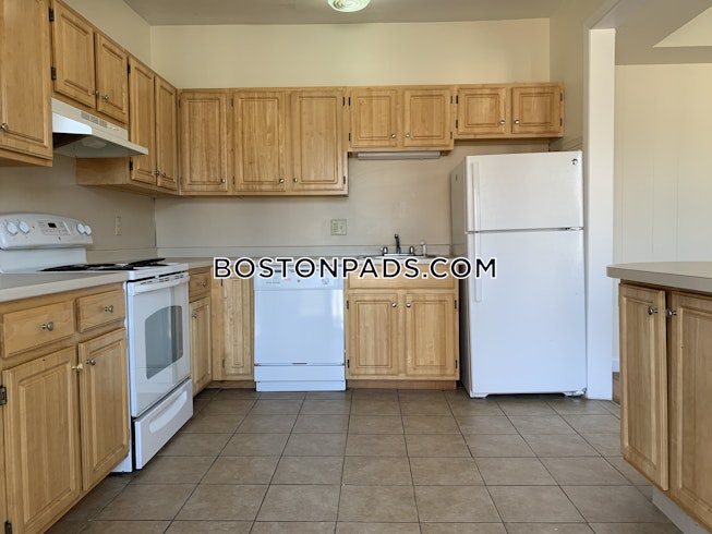 Boston - $4,475 /mo