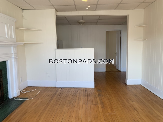 Boston - $2,450 /mo