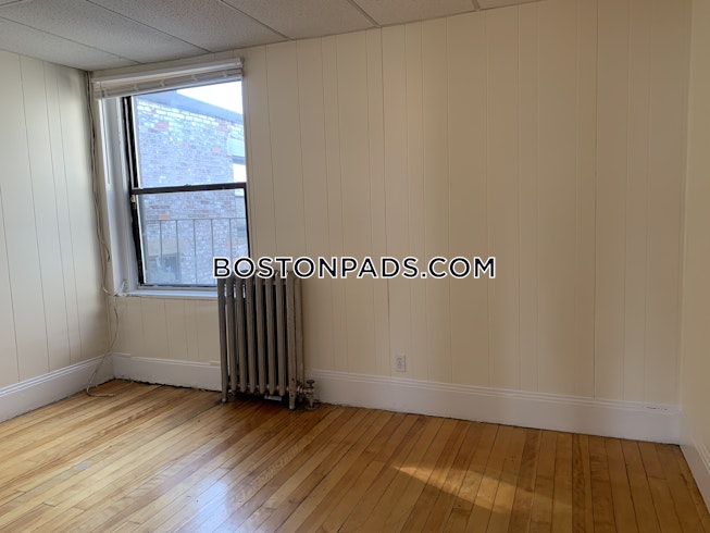 Boston - $2,450 /mo