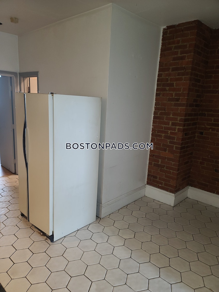 Boston - $2,000 /month