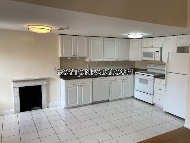 Boston - $3,900 /mo