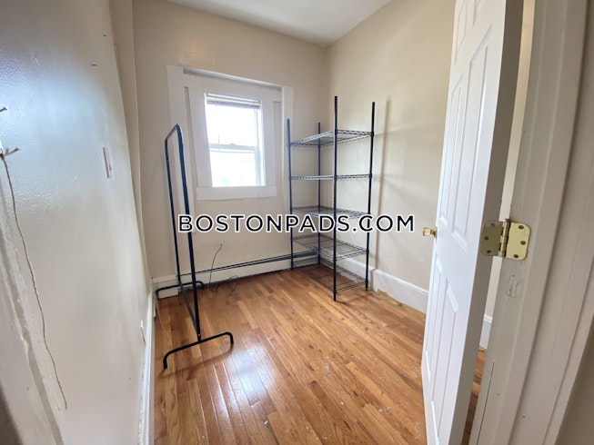 Boston - $2,300 /mo